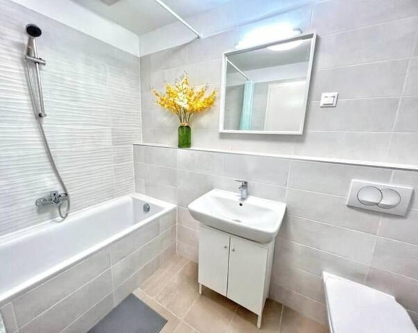 B104 - Liberty Bridge Lovely Home With Free Parking Budapest Eksteriør bilde